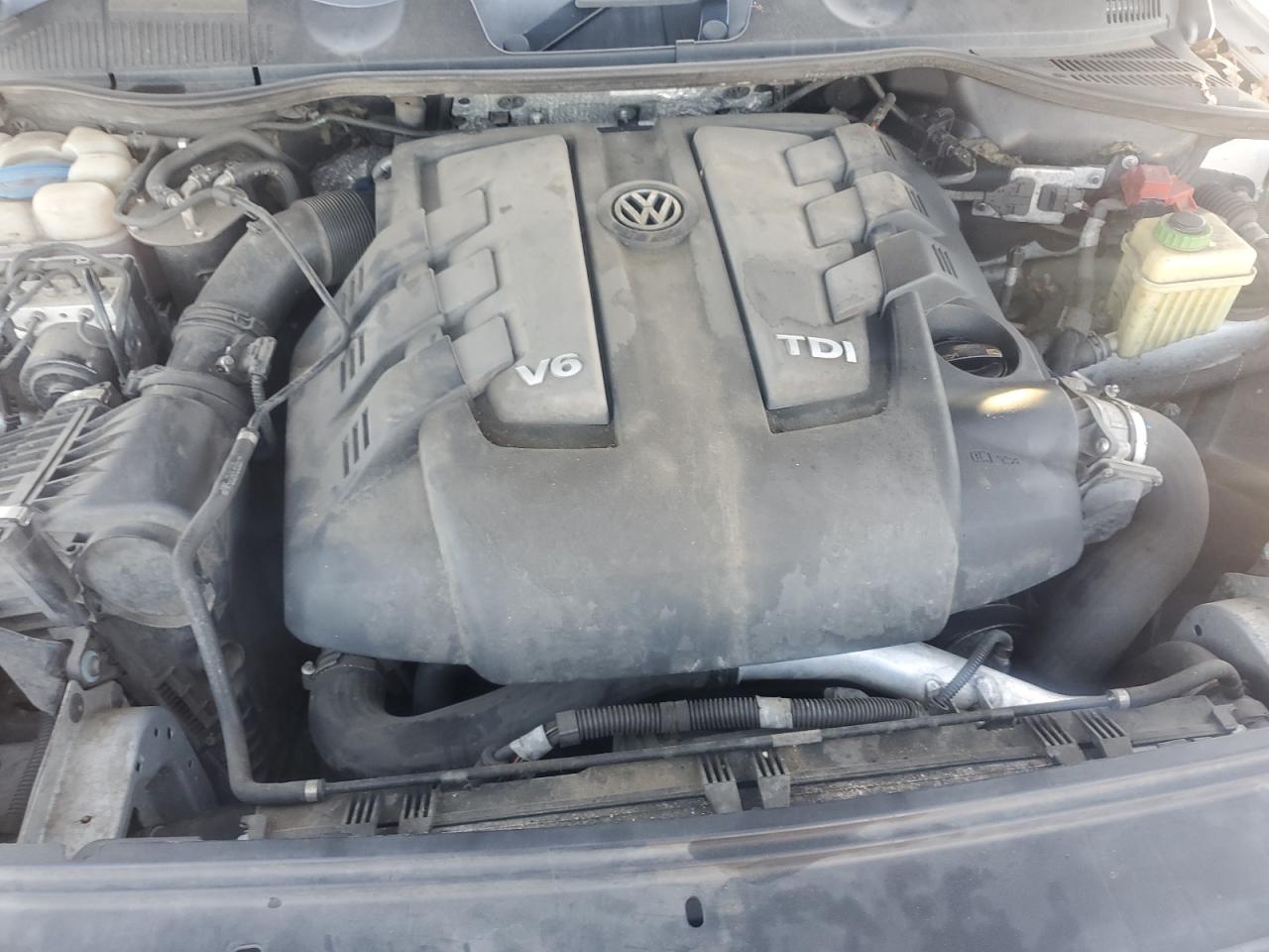 2013 VOLKSWAGEN TOUAREG V6 TDI photo 11