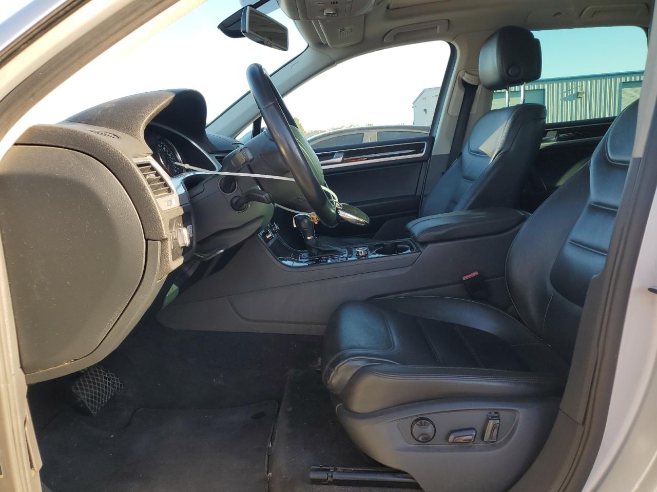 2013 VOLKSWAGEN TOUAREG V6 TDI photo 7