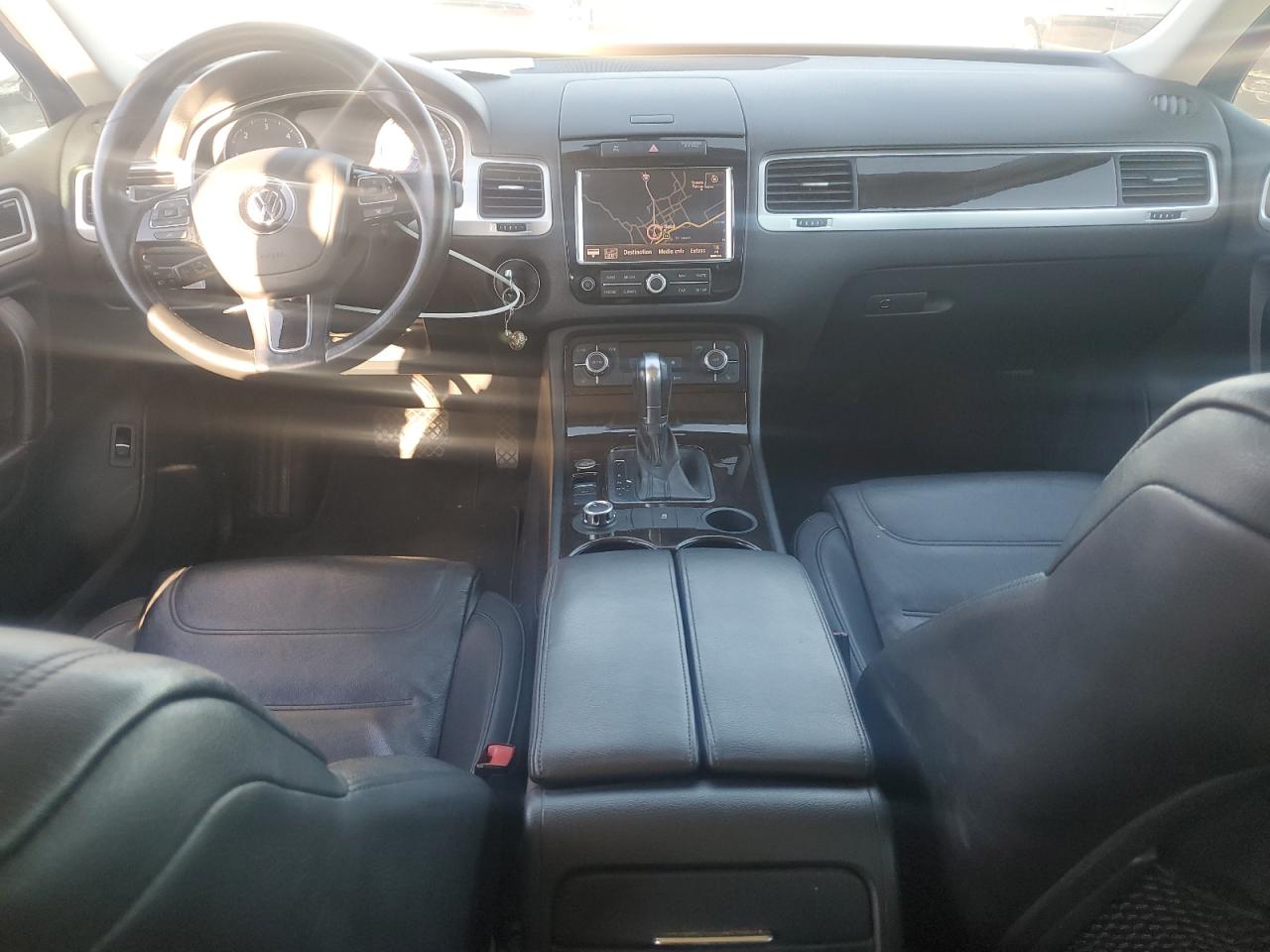 2013 VOLKSWAGEN TOUAREG V6 TDI photo 8