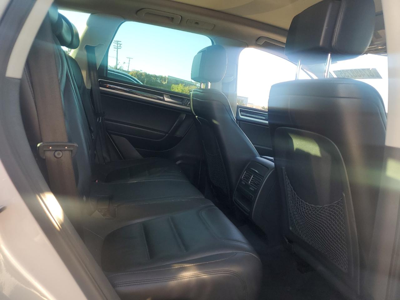 2013 VOLKSWAGEN TOUAREG V6 TDI photo 10
