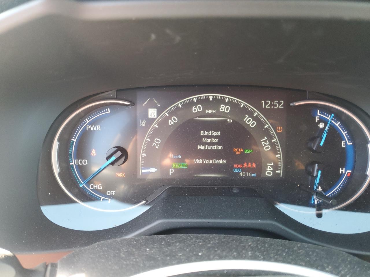 2024 TOYOTA RAV4 XLE photo 9