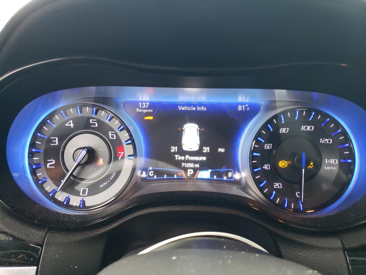 2018 CHRYSLER 300 S photo 9