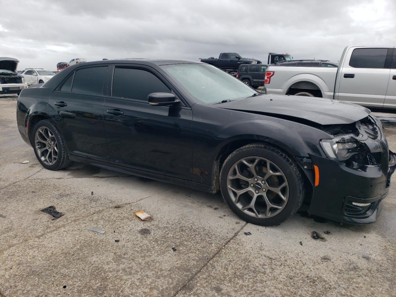 2018 CHRYSLER 300 S photo 4