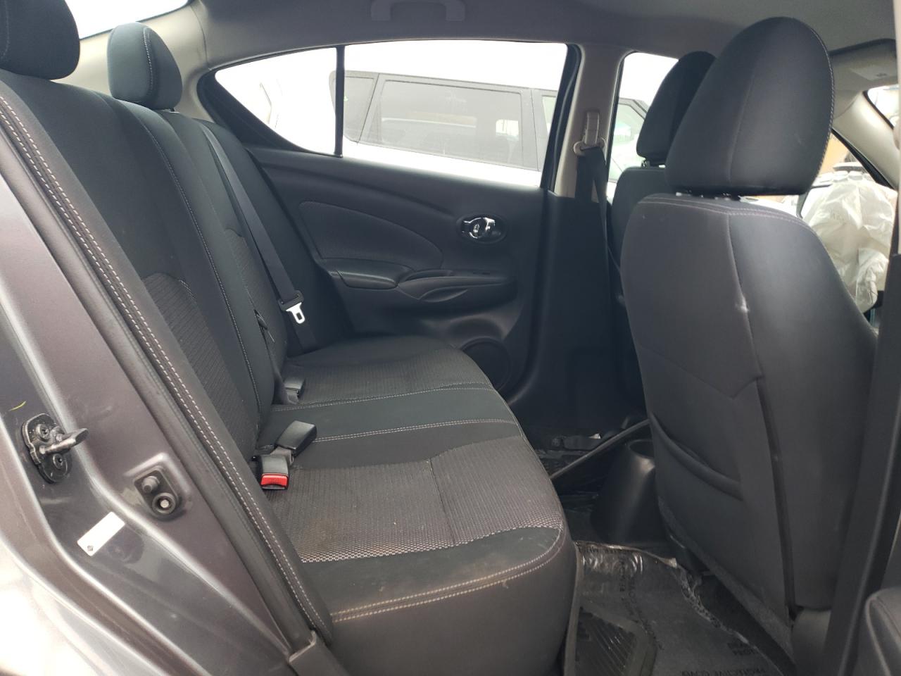 2019 NISSAN VERSA S photo 10