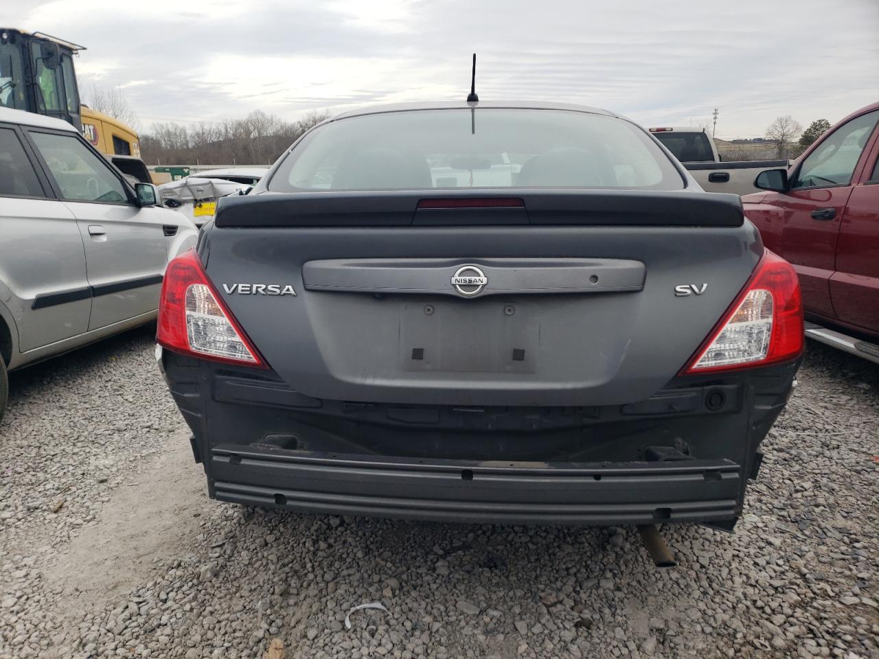 2019 NISSAN VERSA S photo 6