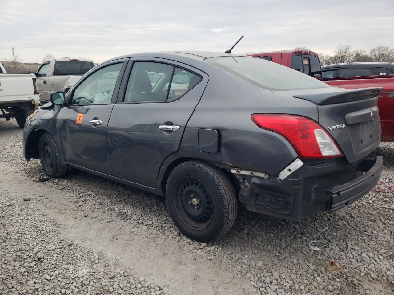 2019 NISSAN VERSA S photo 2