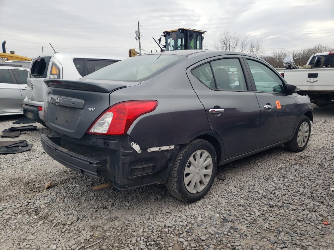 2019 NISSAN VERSA S photo 3