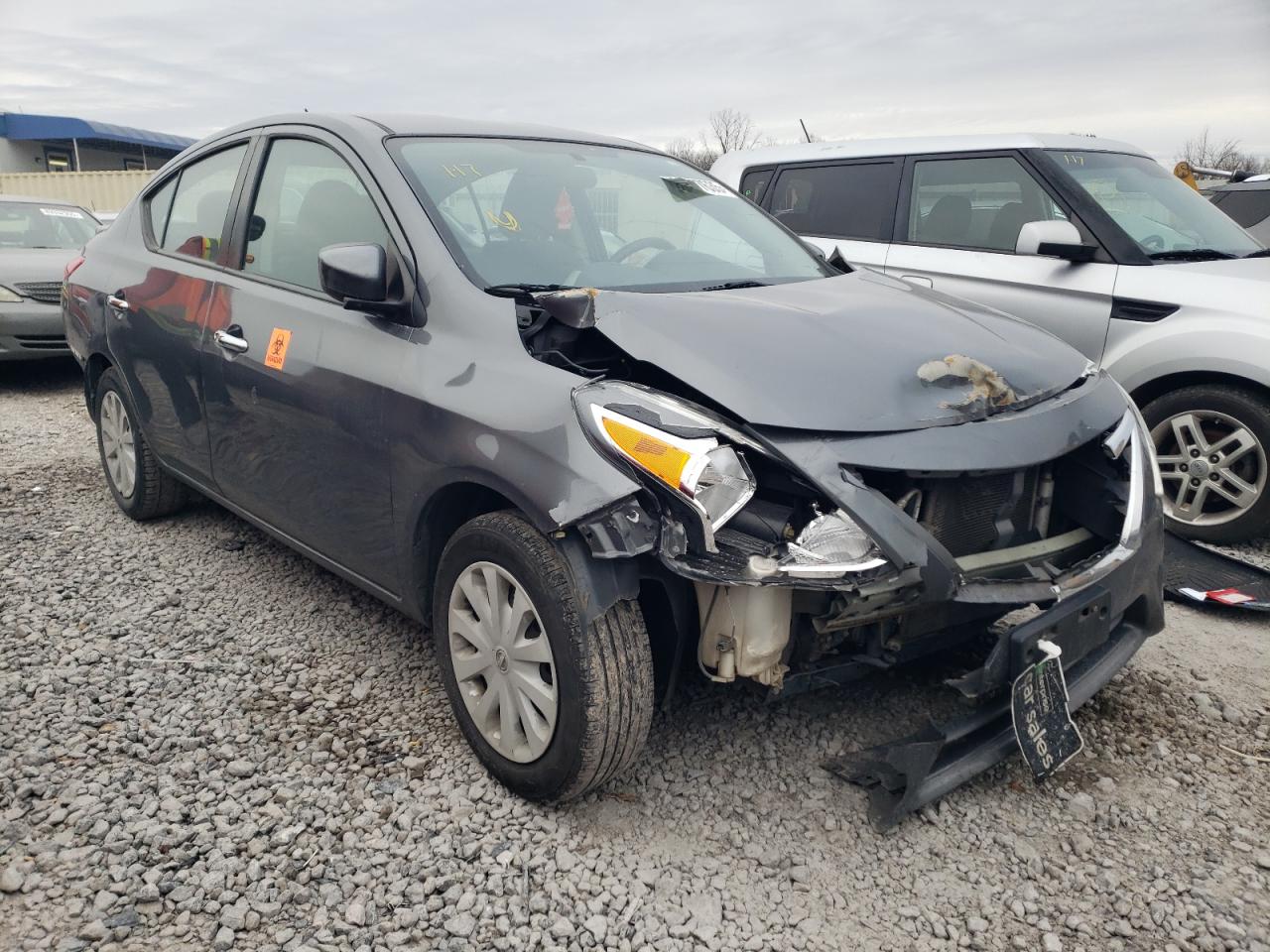 2019 NISSAN VERSA S photo 4