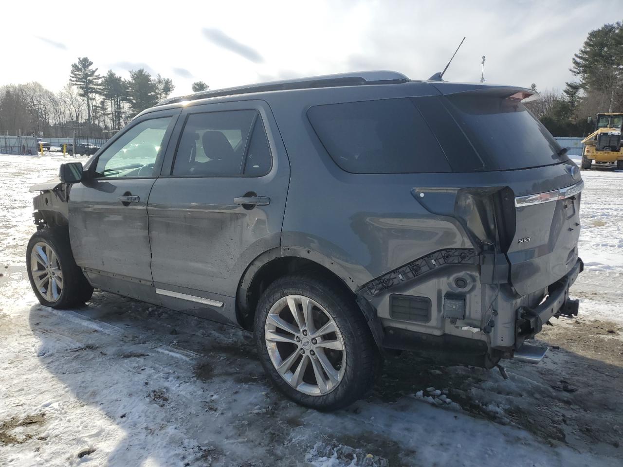 2018 FORD EXPLORER XLT photo 2