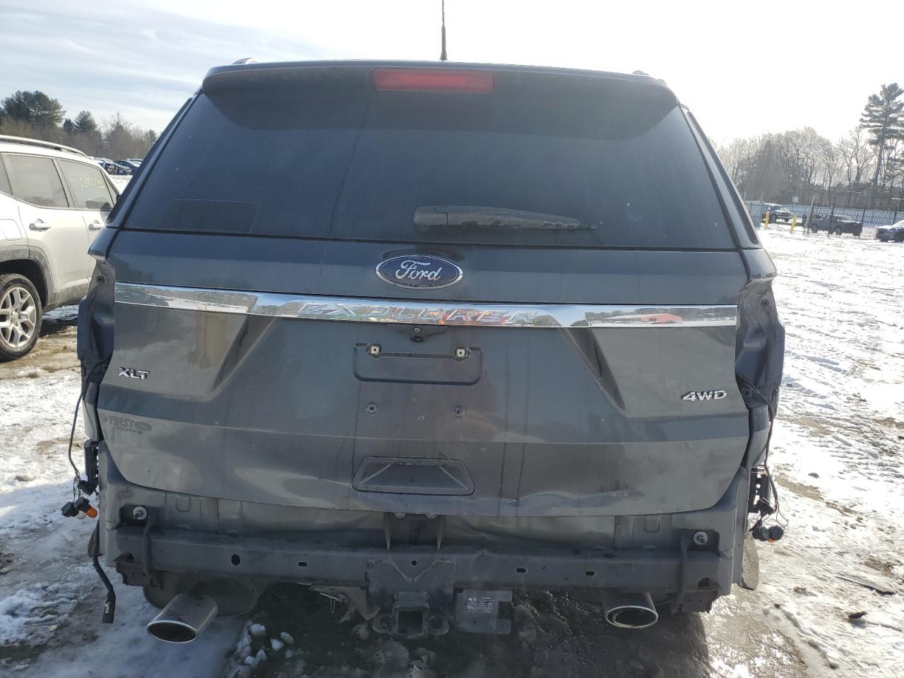 2018 FORD EXPLORER XLT photo 6