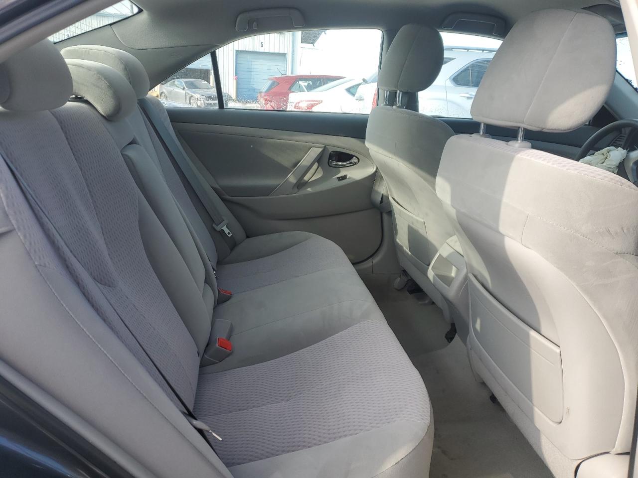 2010 TOYOTA CAMRY LE photo 10