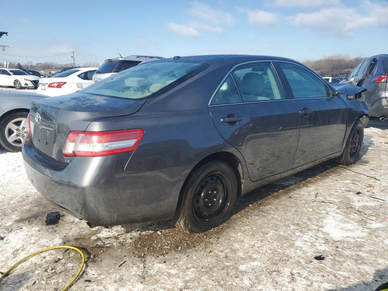 2010 TOYOTA CAMRY LE photo 3