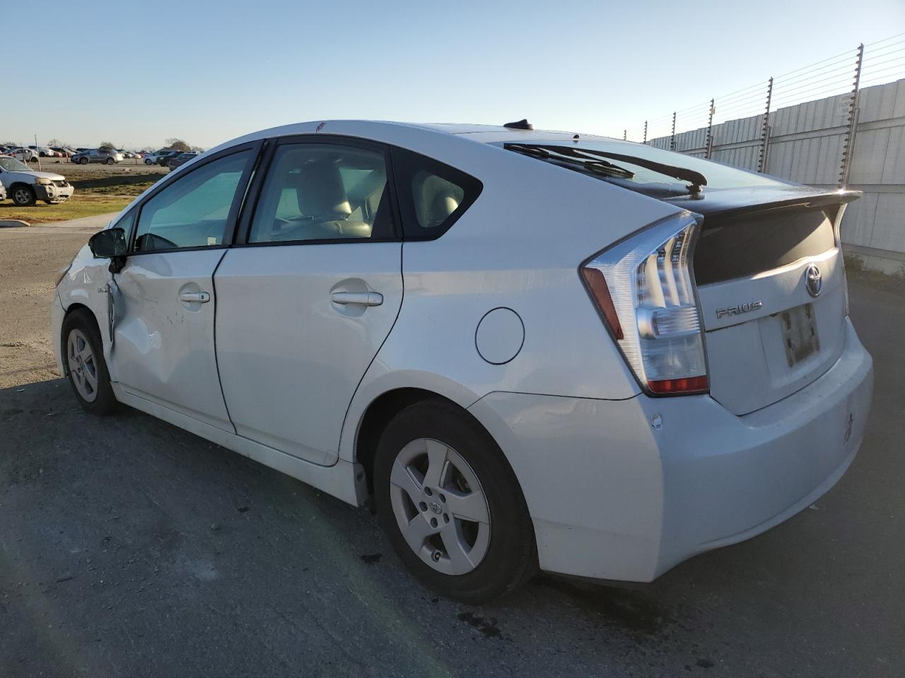 2011 TOYOTA PRIUS photo 2