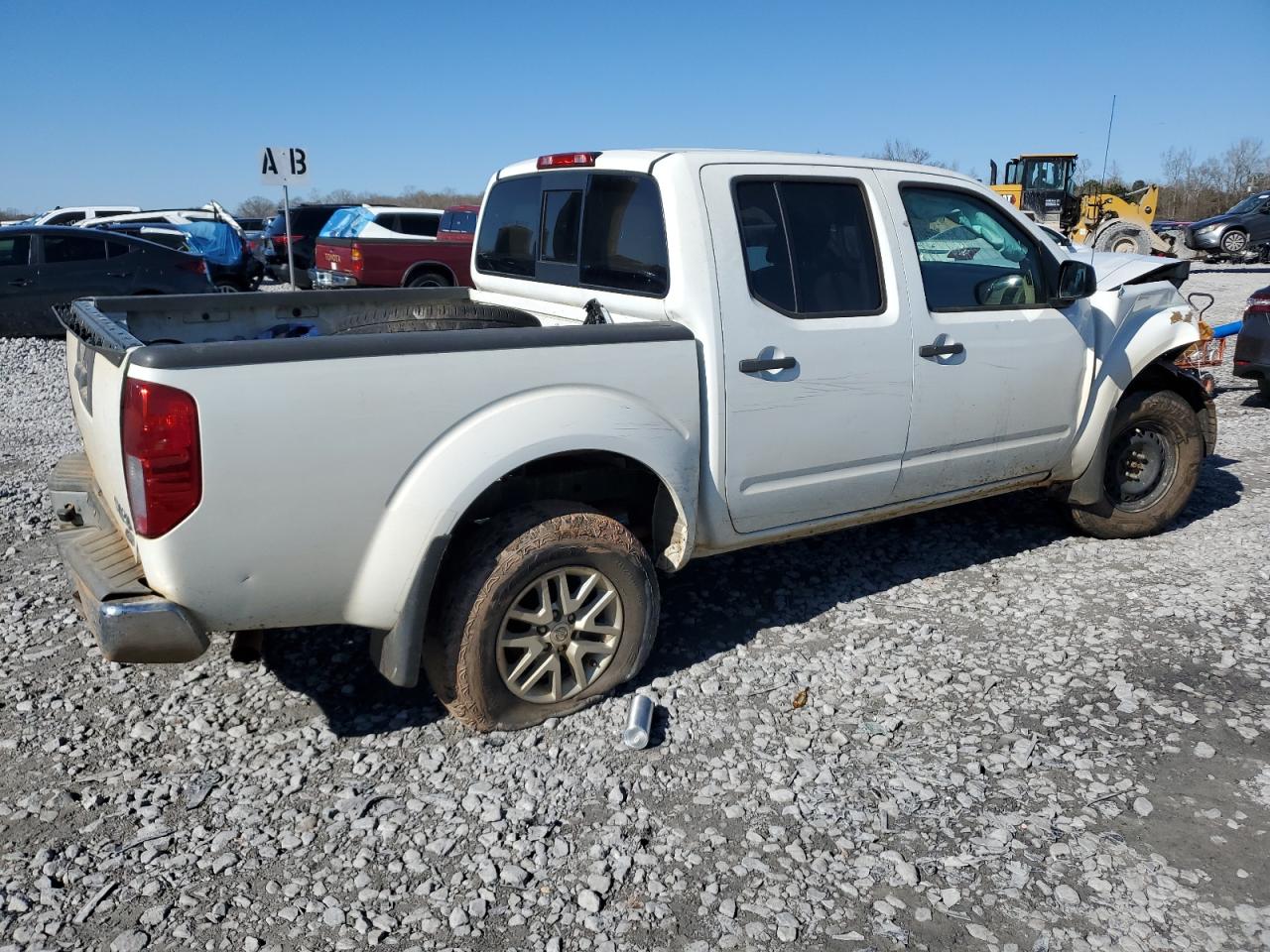 2017 NISSAN FRONTIER S photo 5