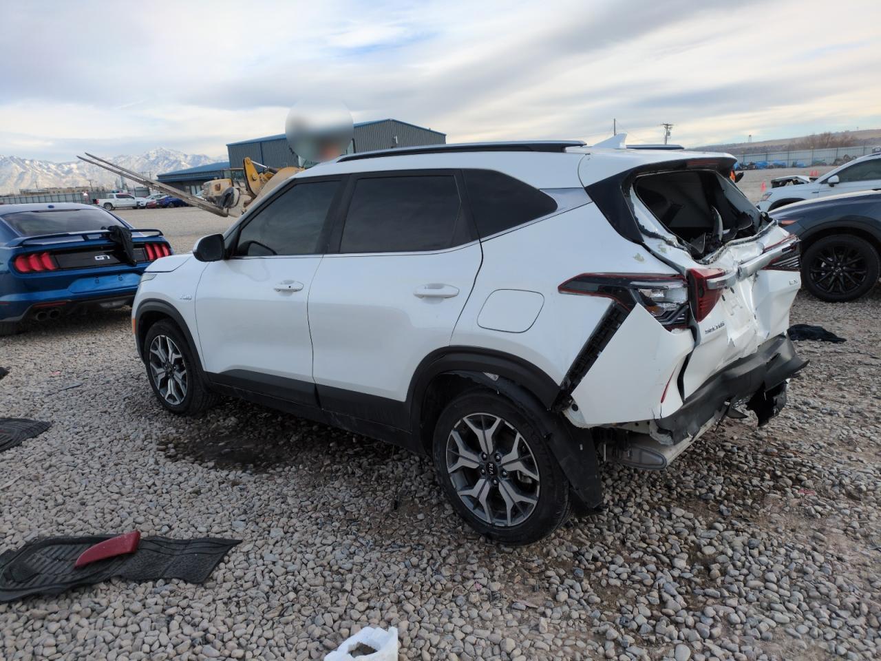 2021 KIA SELTOS EX photo 3