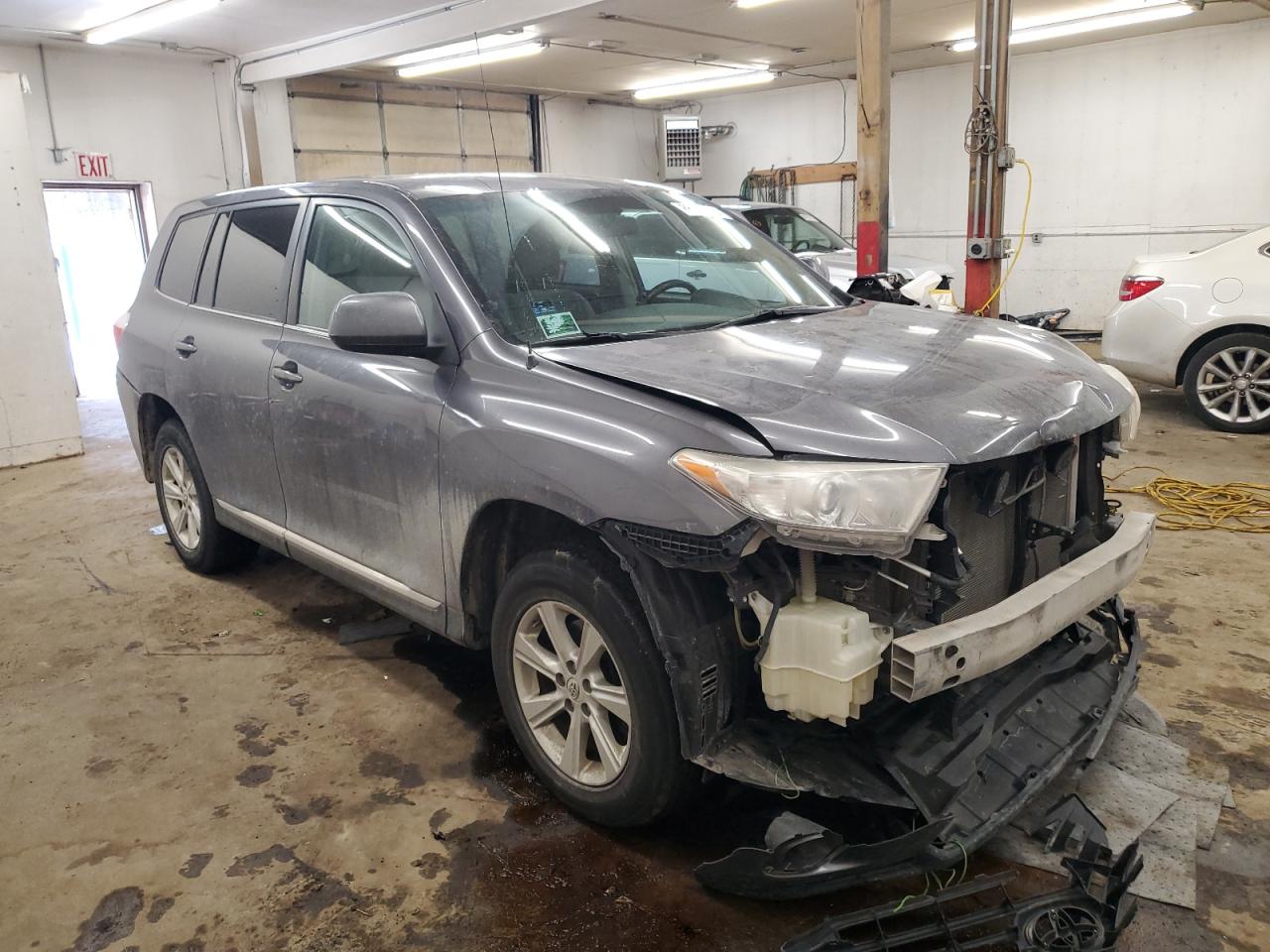 2011 TOYOTA HIGHLANDER BASE photo 4