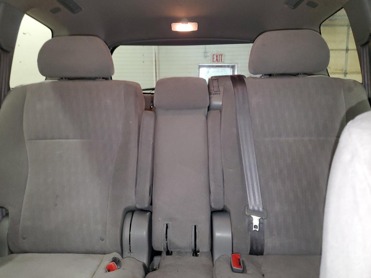 2011 TOYOTA HIGHLANDER BASE photo 10