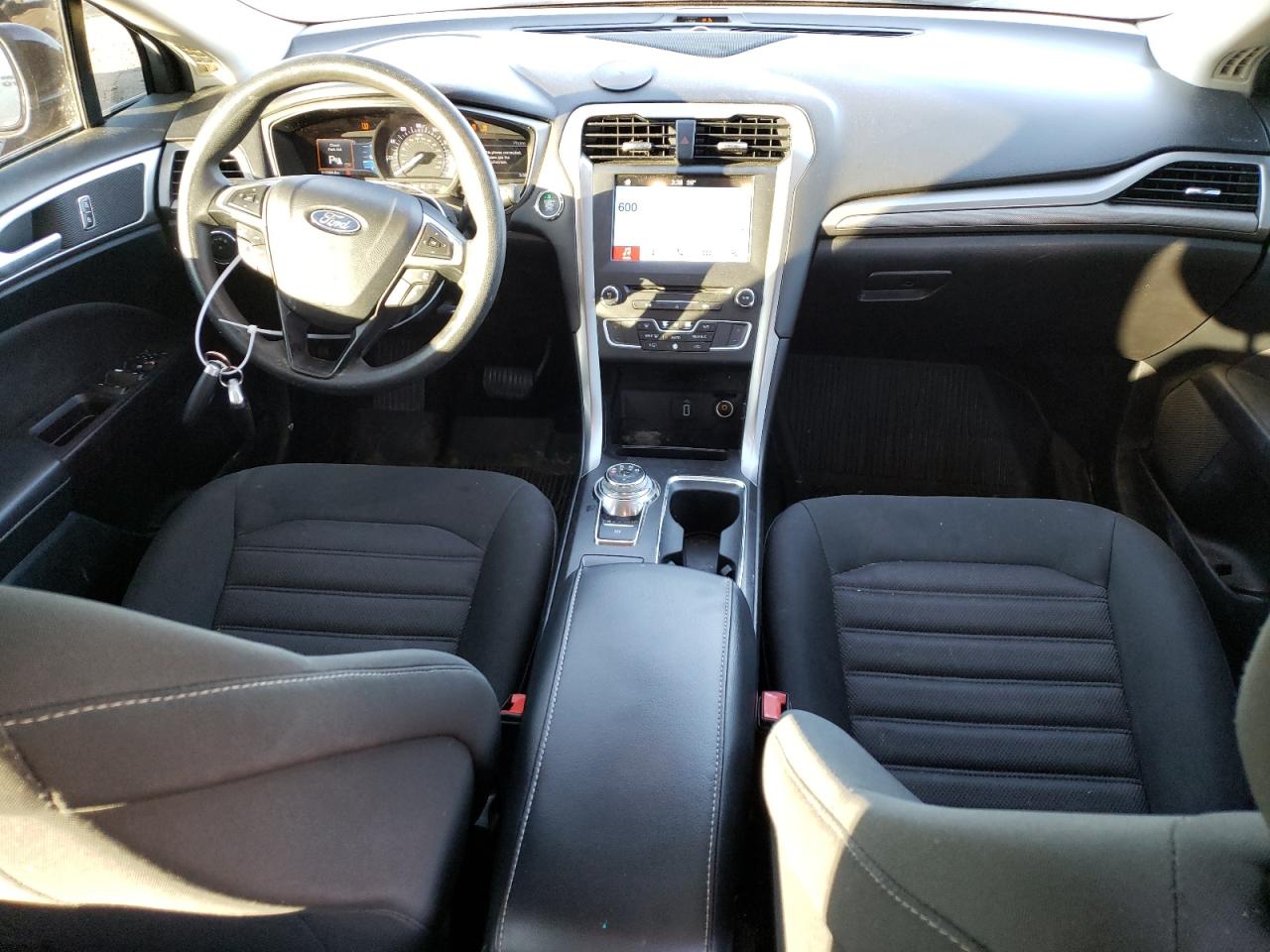 2018 FORD FUSION SE photo 8
