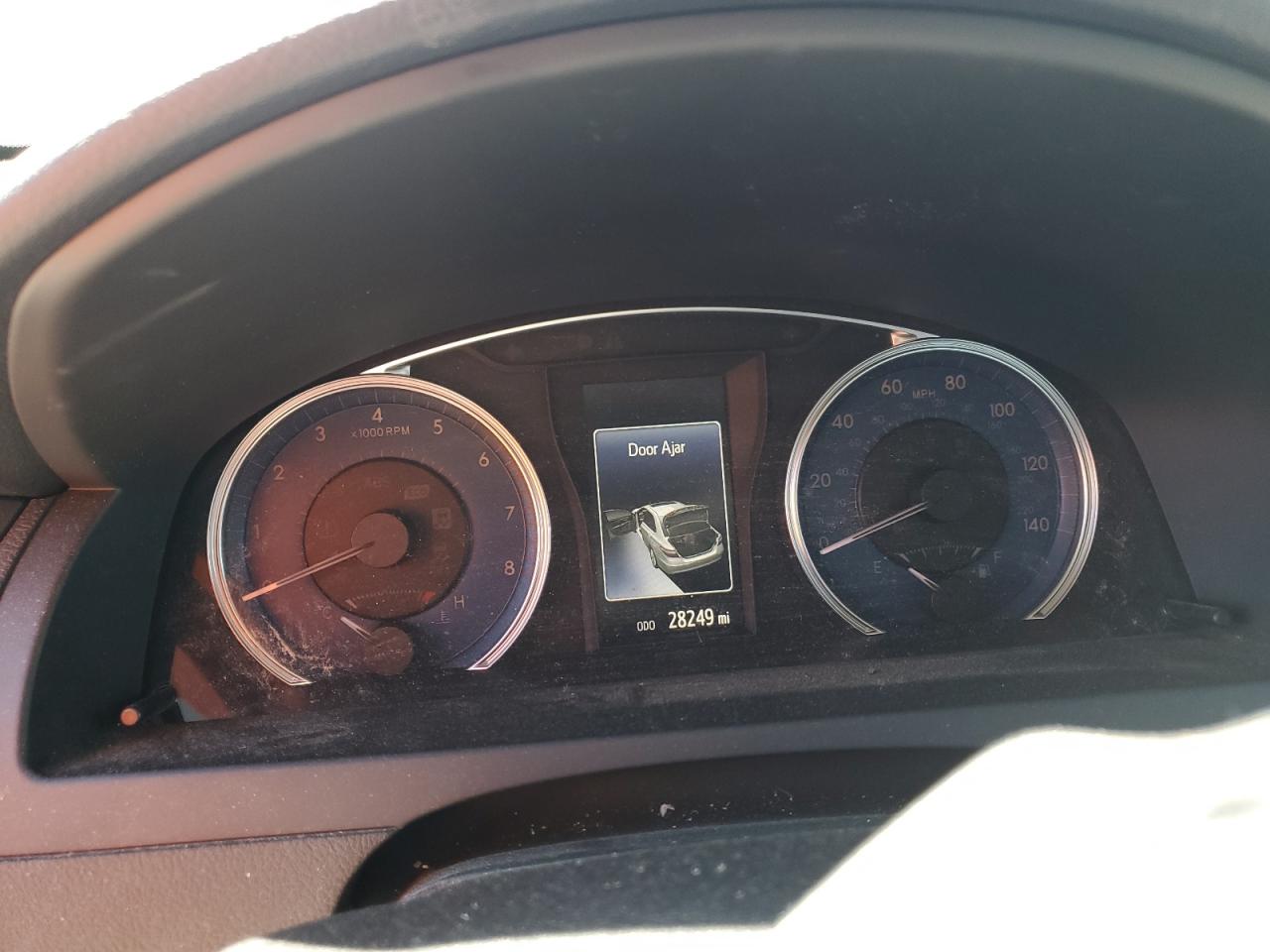 2016 TOYOTA CAMRY LE photo 17
