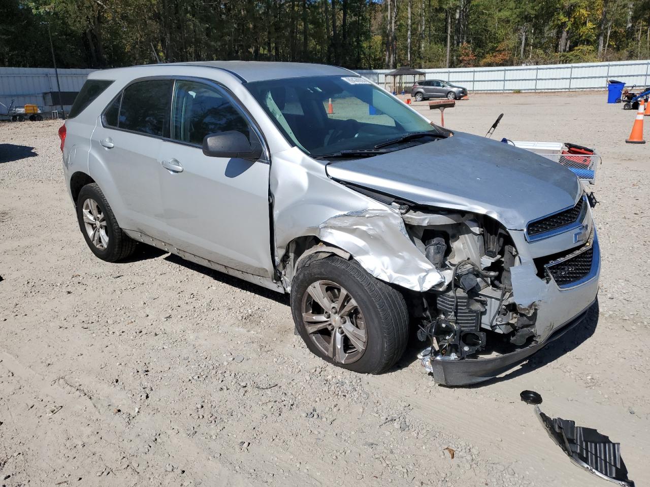 2013 CHEVROLET EQUINOX LS photo 4