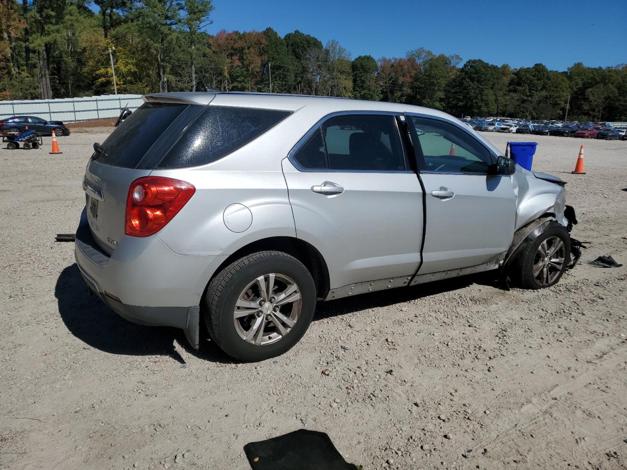 2013 CHEVROLET EQUINOX LS photo 3