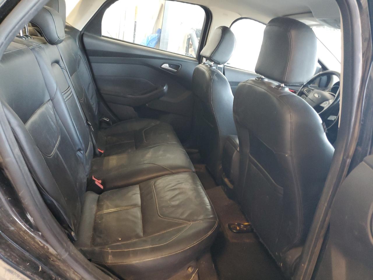 2015 FORD FOCUS SE photo 10