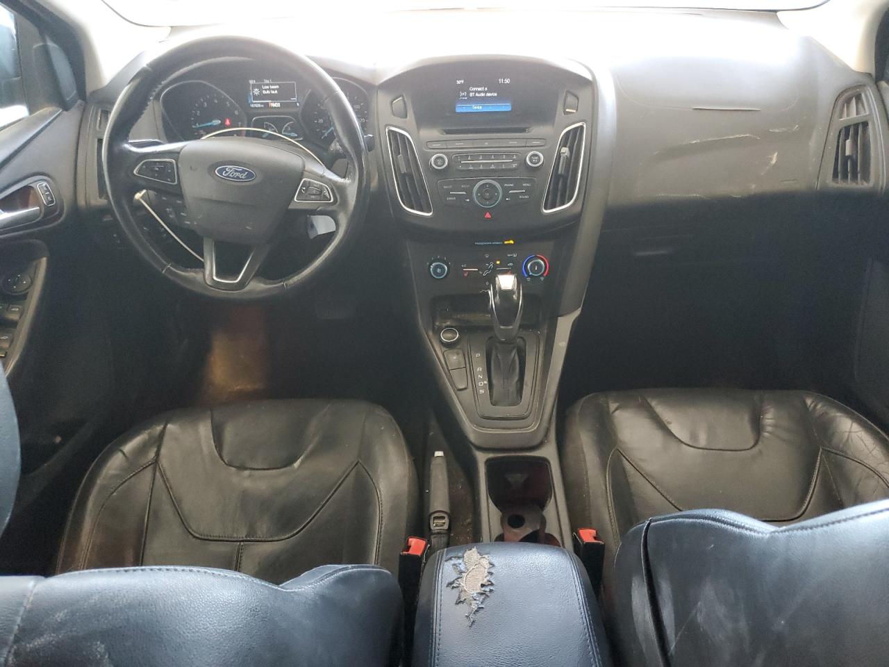 2015 FORD FOCUS SE photo 8