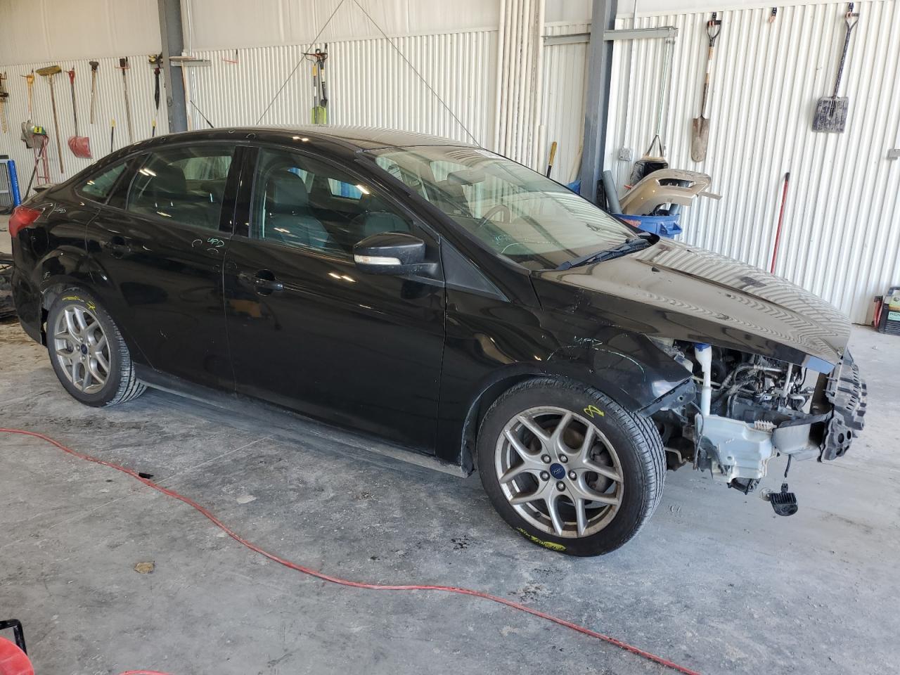 2015 FORD FOCUS SE photo 4