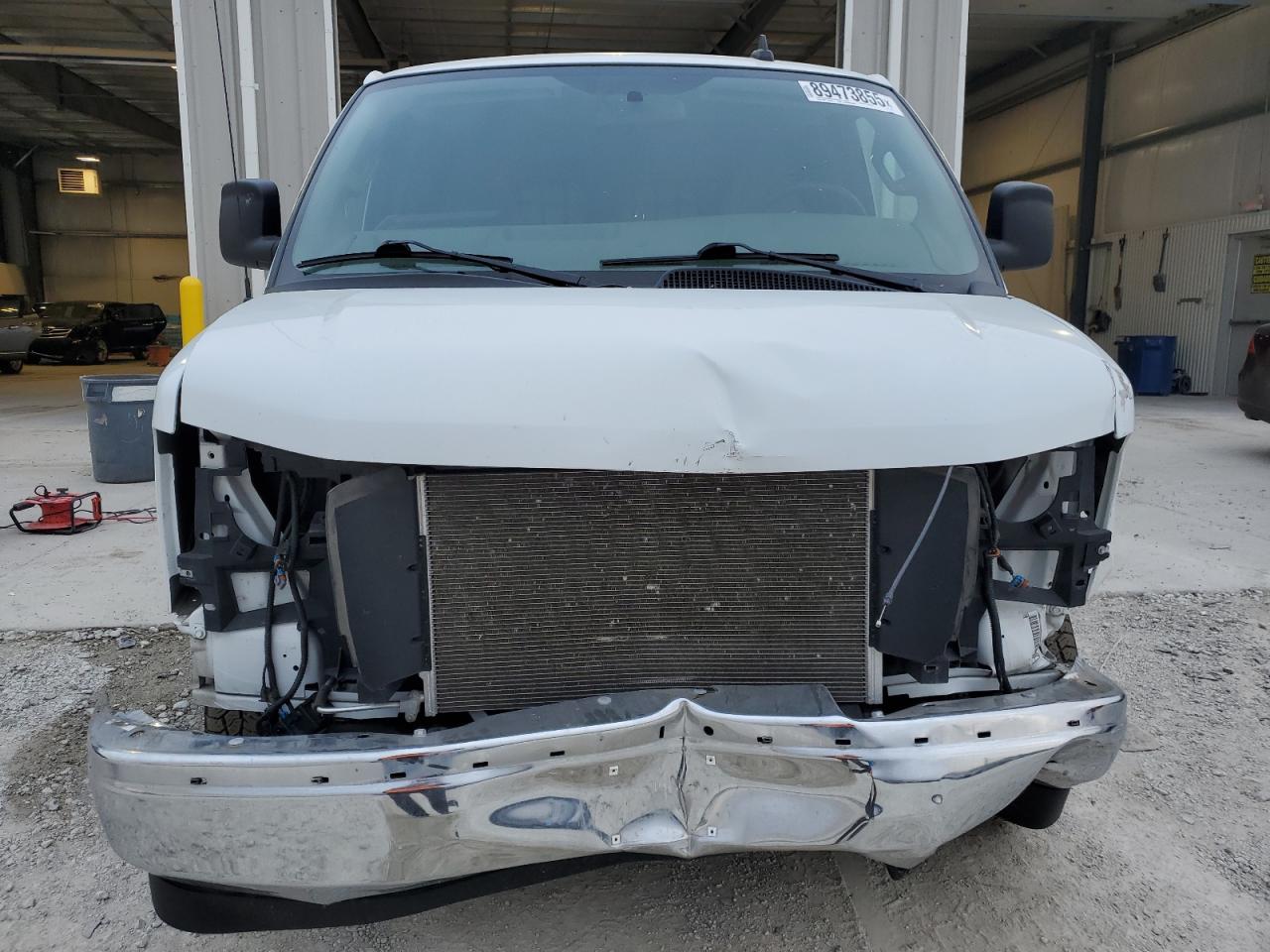 2023 GMC SAVANA G2500 LS photo 13