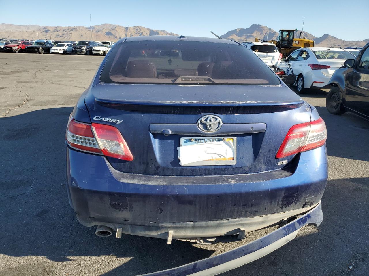 2011 TOYOTA CAMRY photo 16