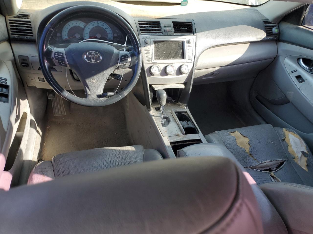 2011 TOYOTA CAMRY photo 22