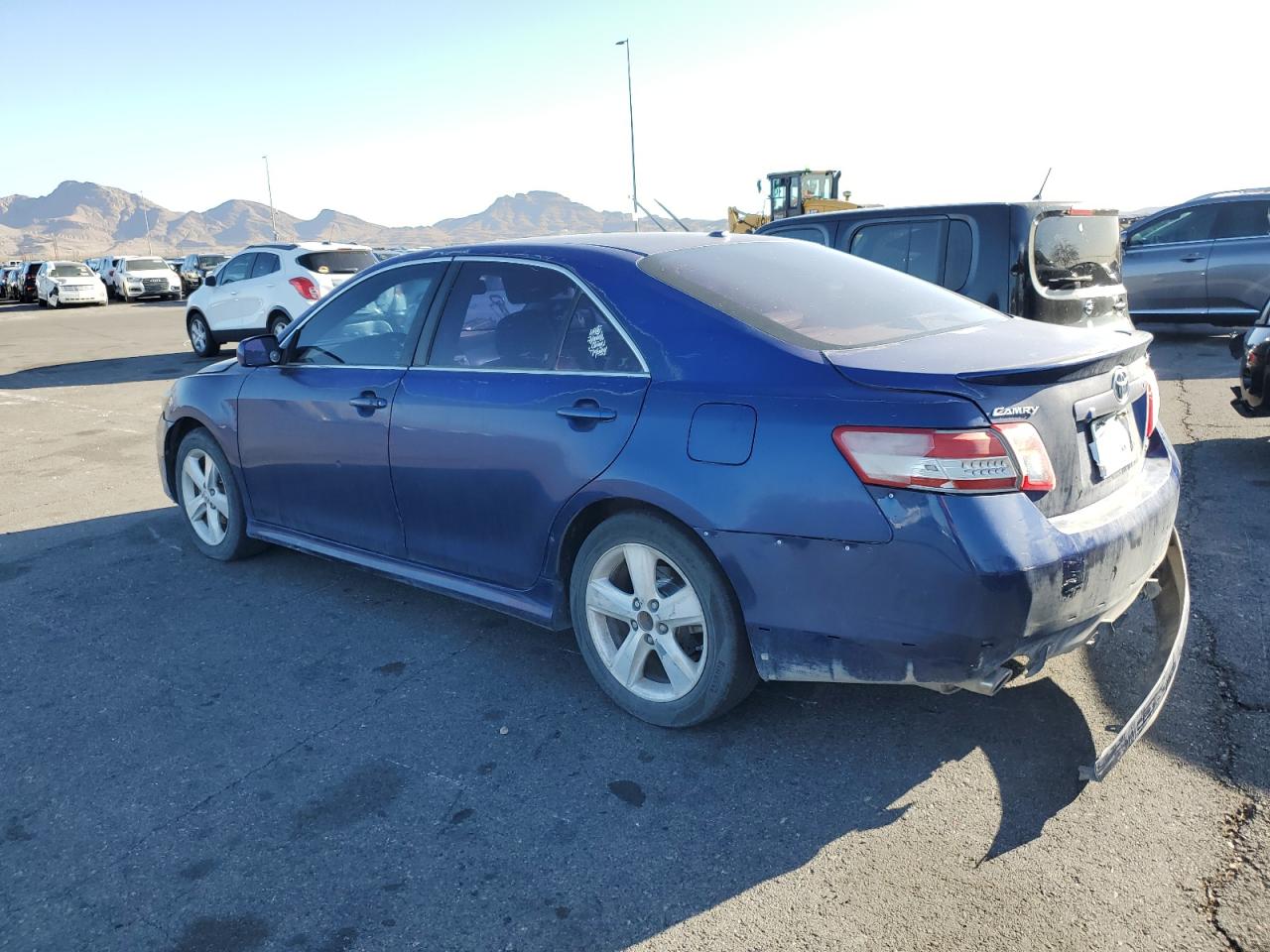 2011 TOYOTA CAMRY photo 4