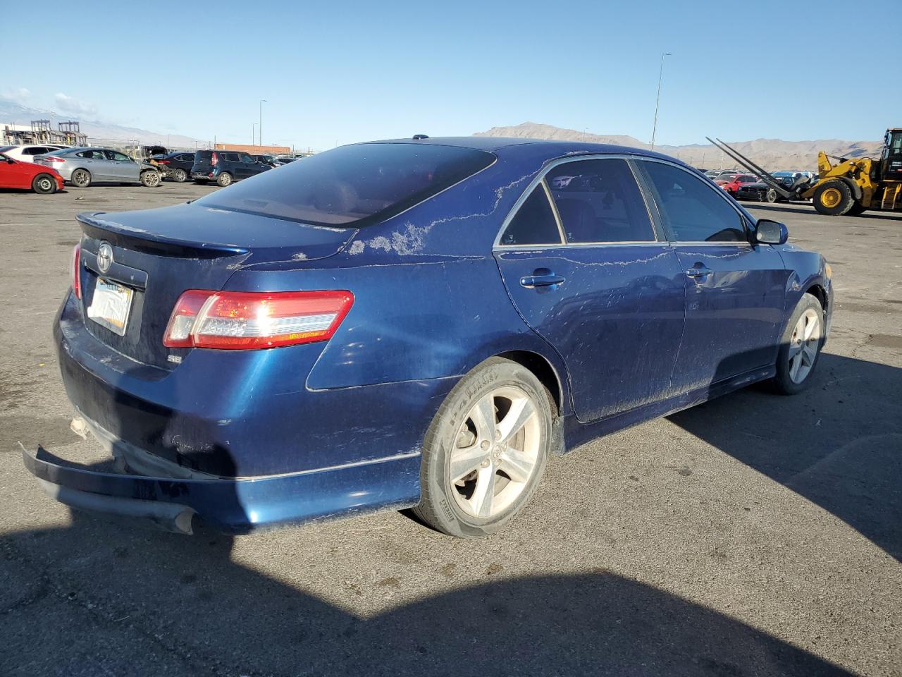 2011 TOYOTA CAMRY photo 7