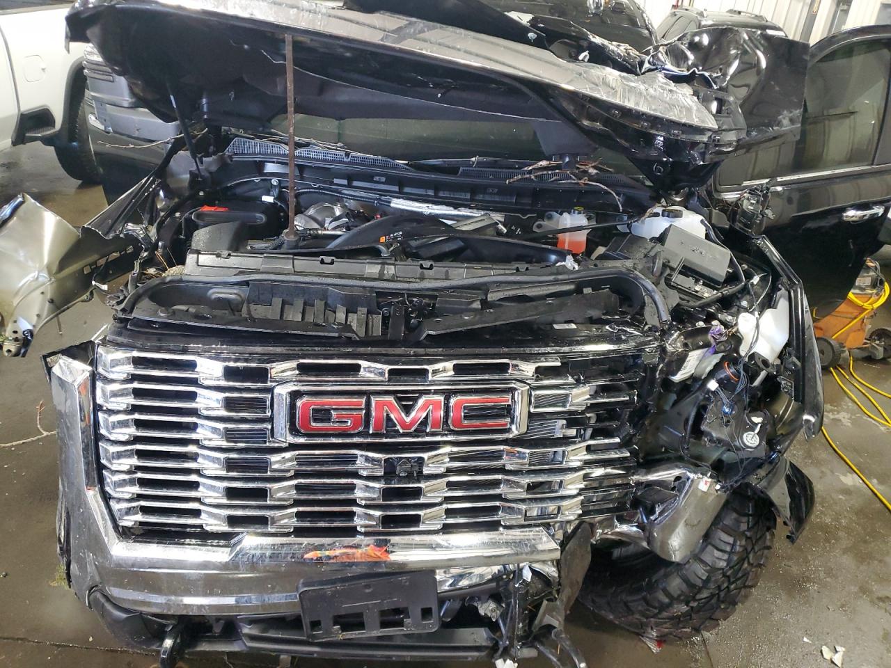 2025 GMC SIERRA K3500 photo 21