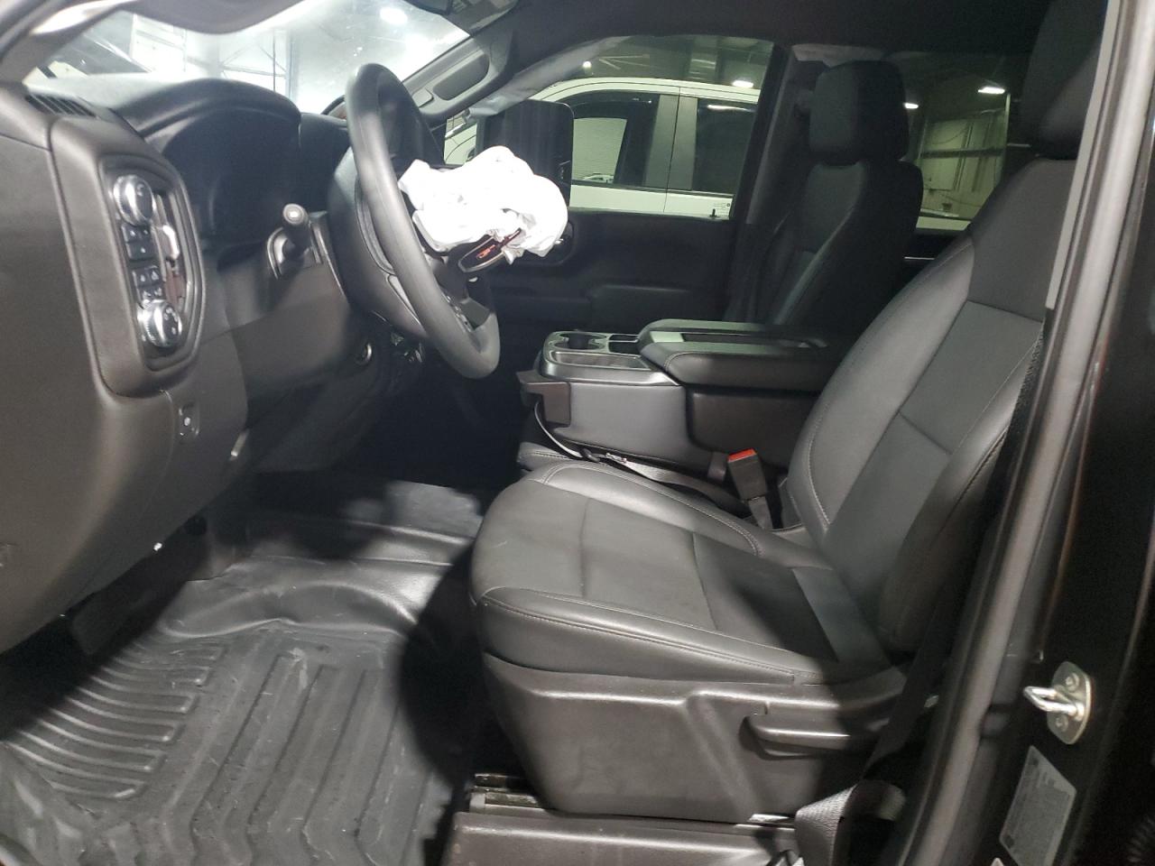 2025 GMC SIERRA K3500 photo 13