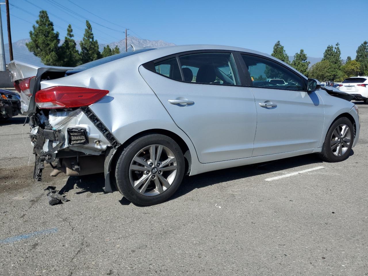 2018 HYUNDAI ELANTRA SEL photo 5