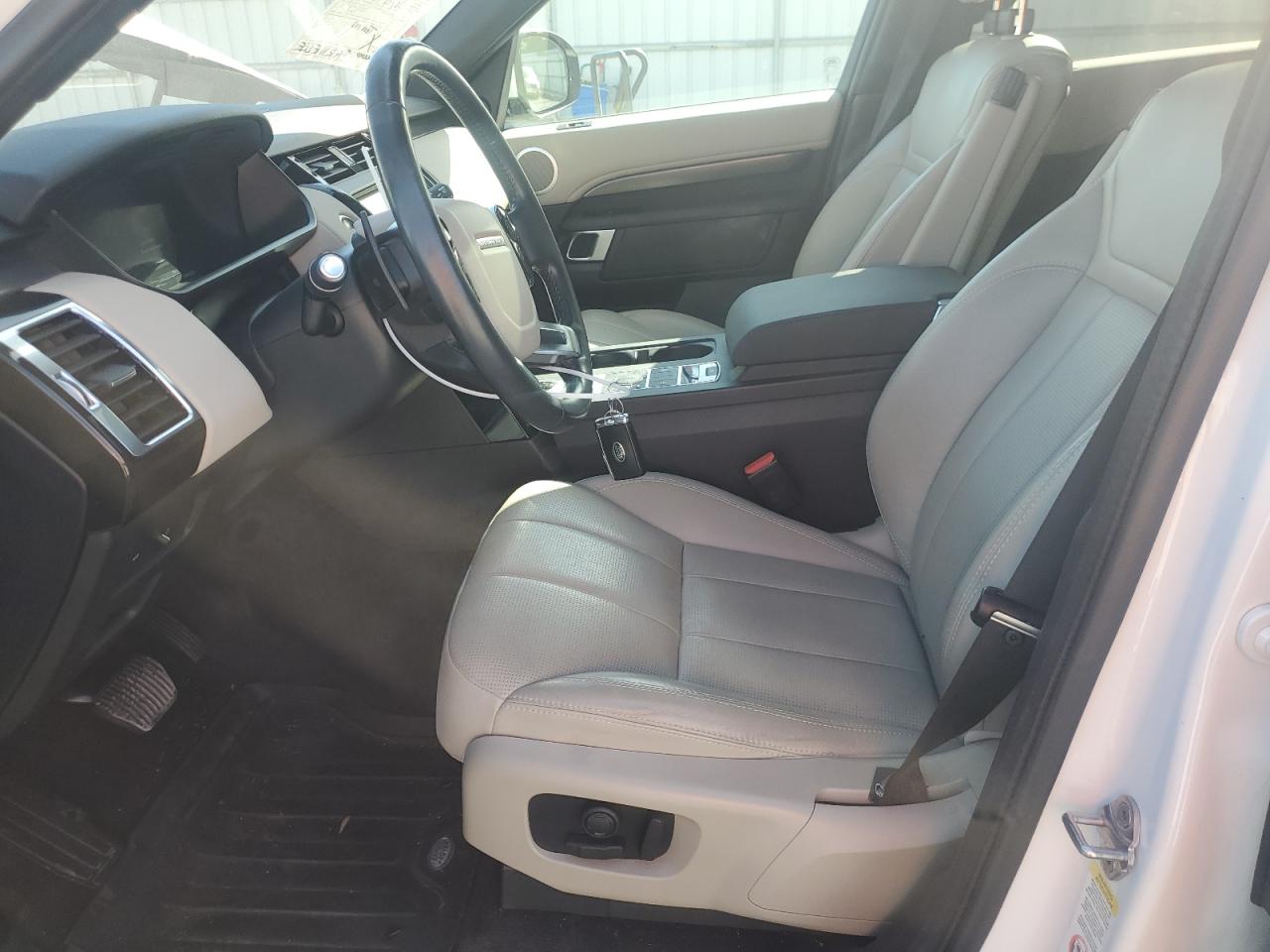 2020 LAND ROVER DISCOVERY SE photo 13