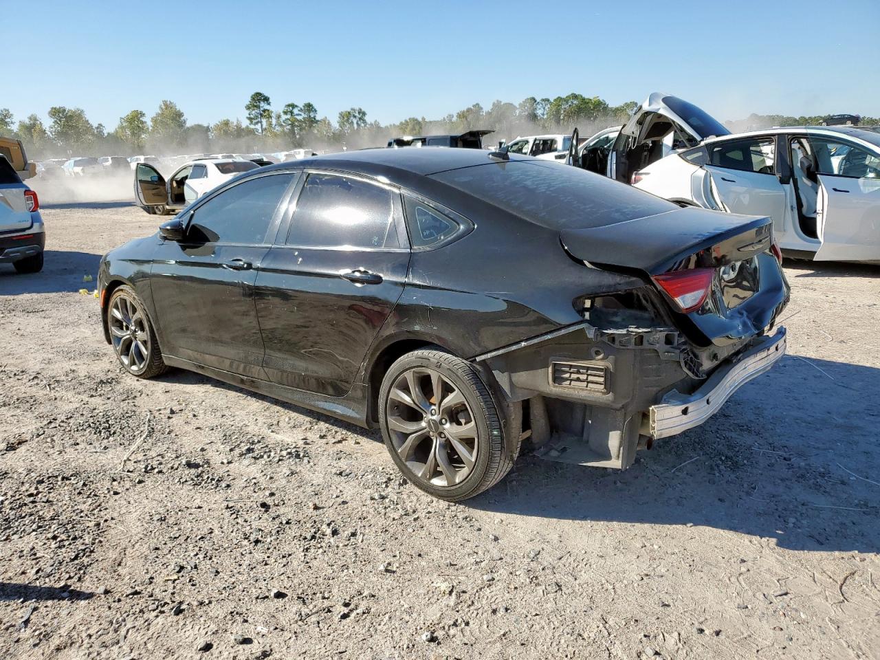 2015 CHRYSLER 200 S photo 3