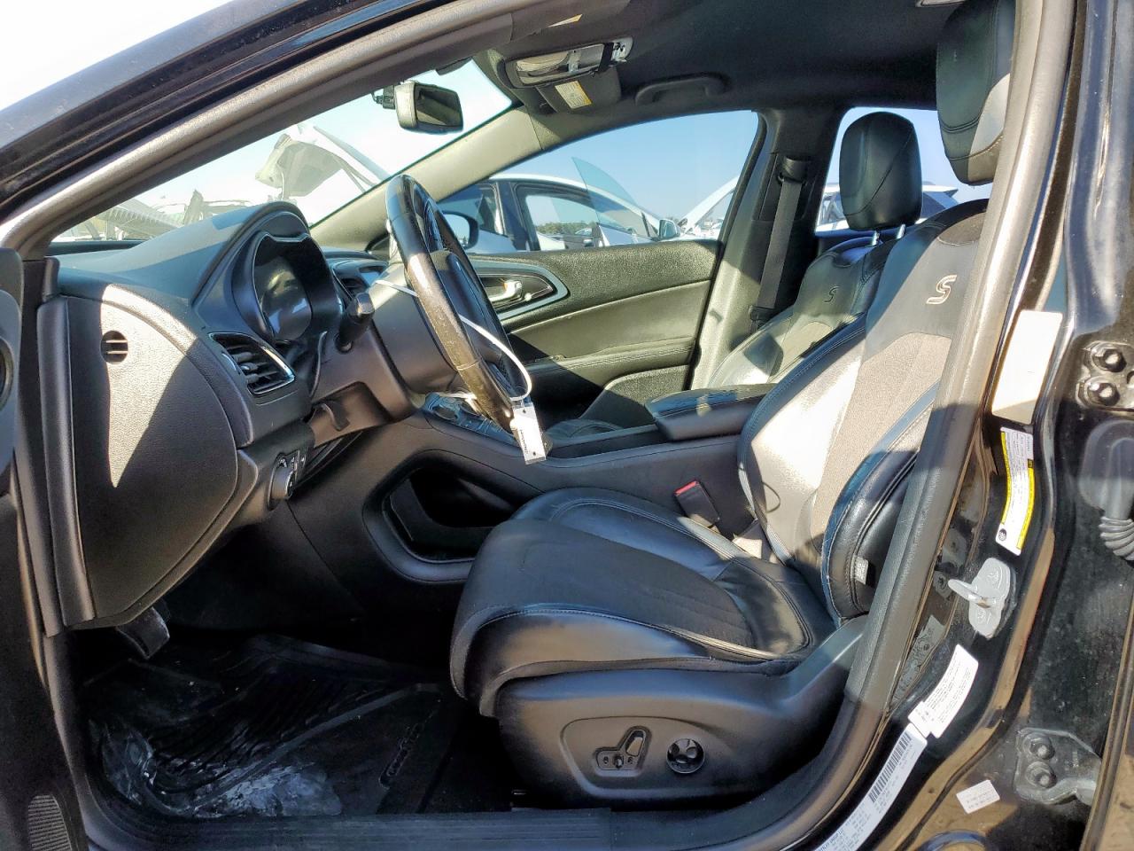 2015 CHRYSLER 200 S photo 13