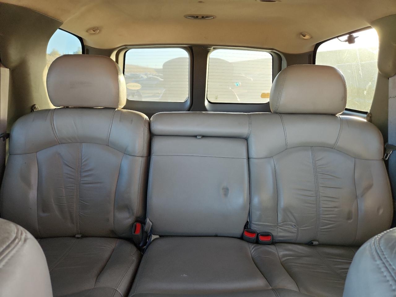 2000 CHEVROLET TAHOE photo 10