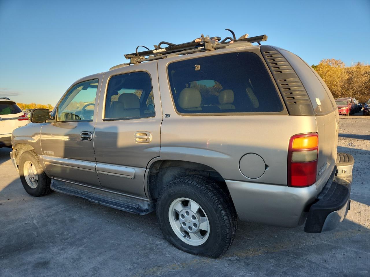 2000 CHEVROLET TAHOE photo 2