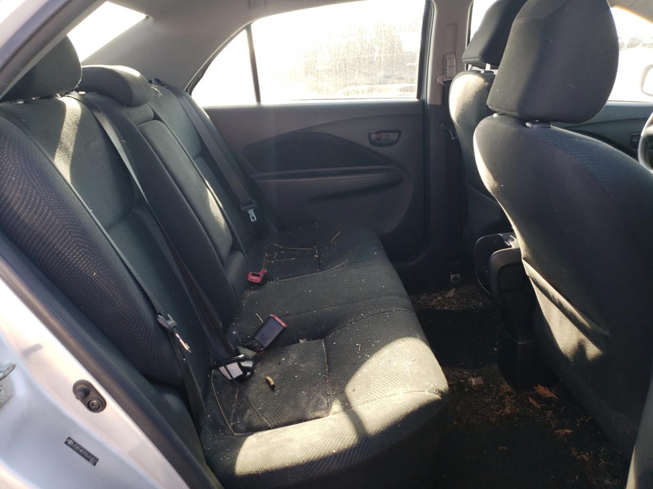 2012 TOYOTA YARIS photo 10