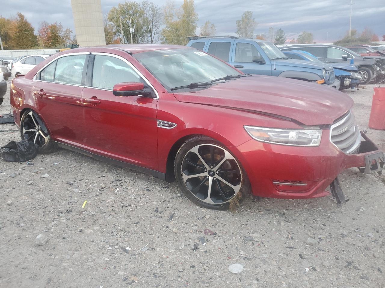 2014 FORD TAURUS SEL photo 4