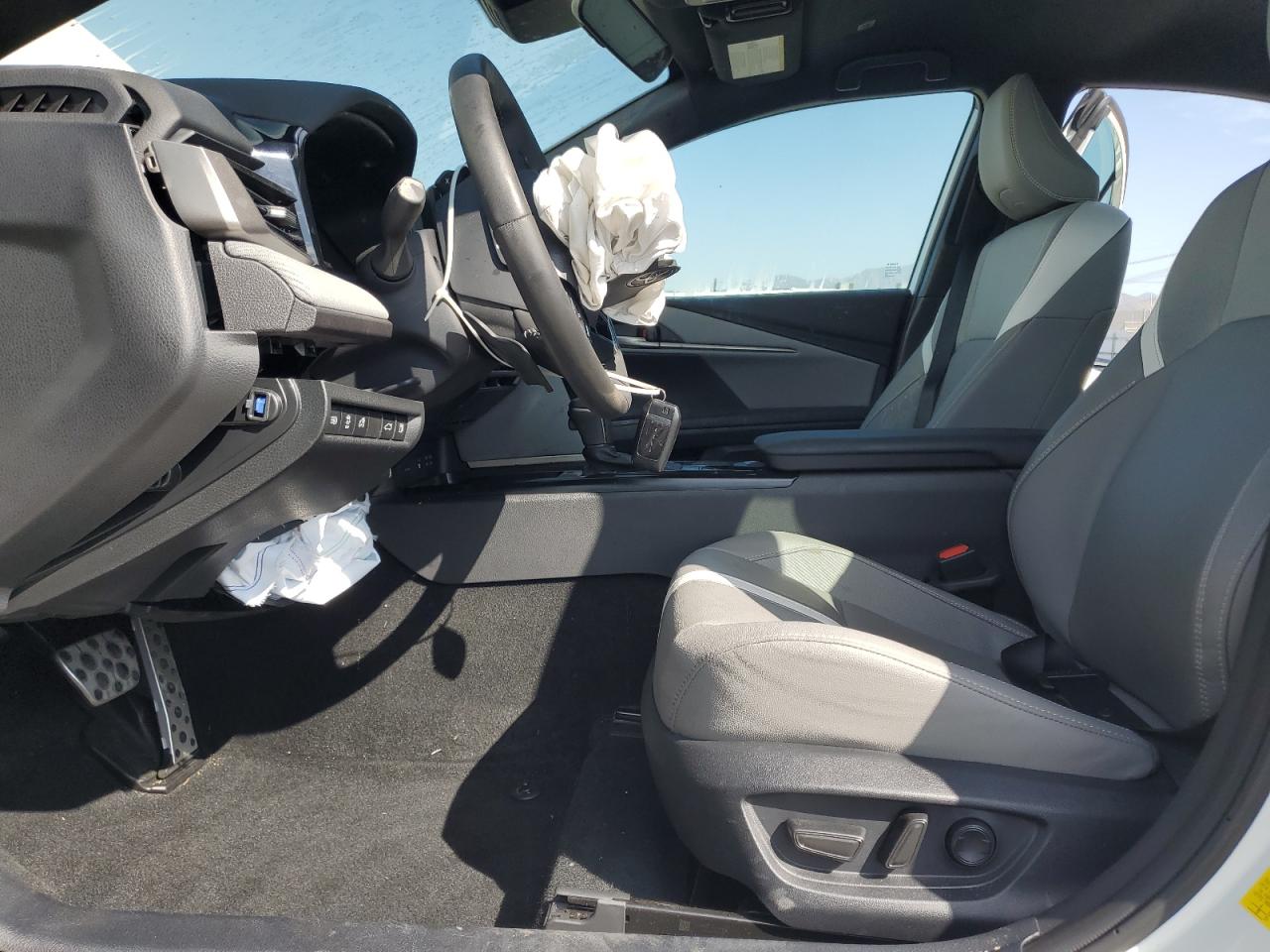 2025 TOYOTA CAMRY XSE photo 7