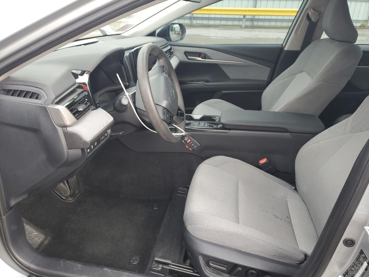 2025 TOYOTA CAMRY XSE photo 13
