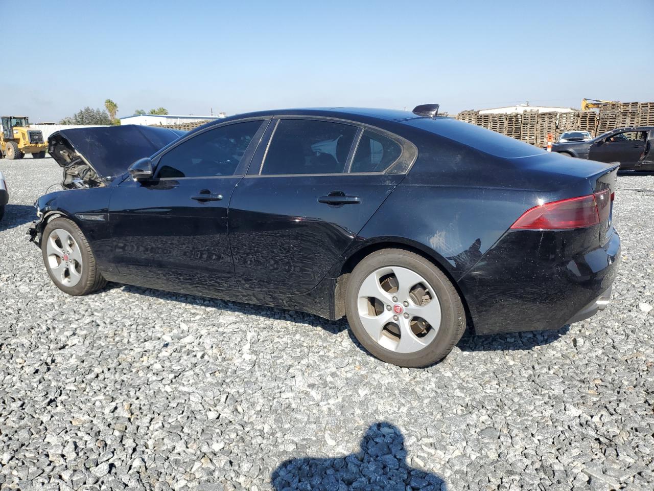 2017 JAGUAR XE photo 3