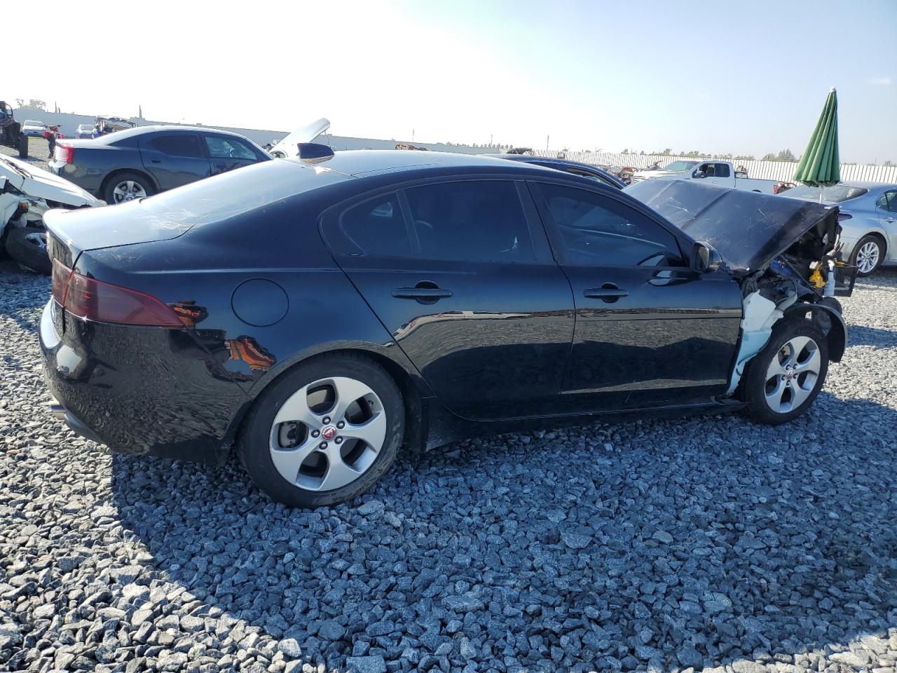 2017 JAGUAR XE photo 5