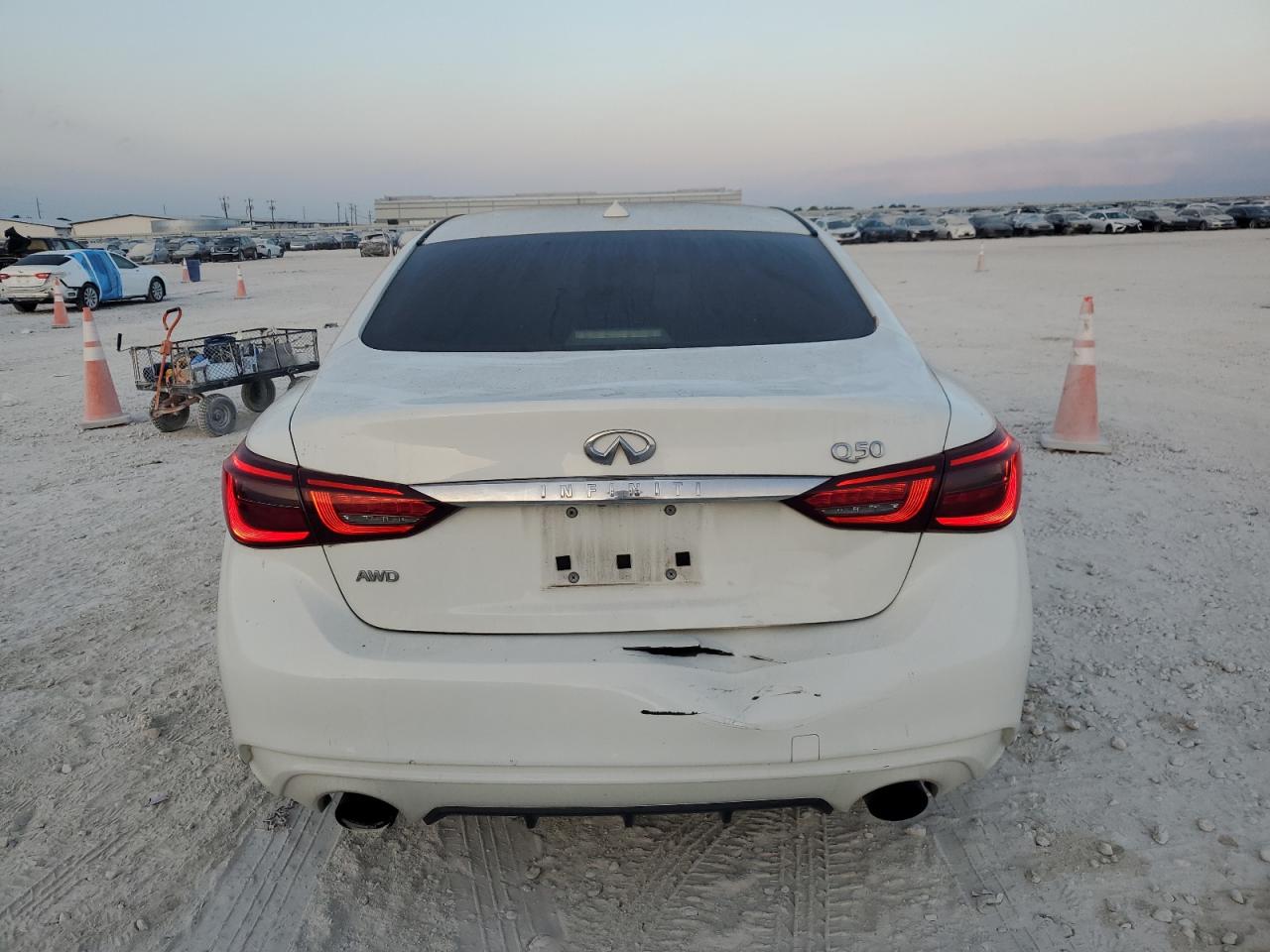 2018 INFINITI Q50 LUXE photo 11