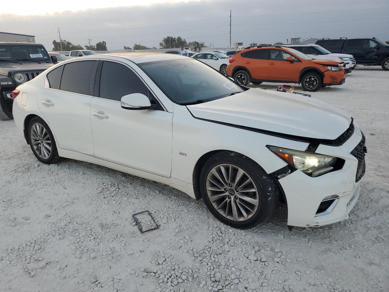 2018 INFINITI Q50 LUXE photo 7