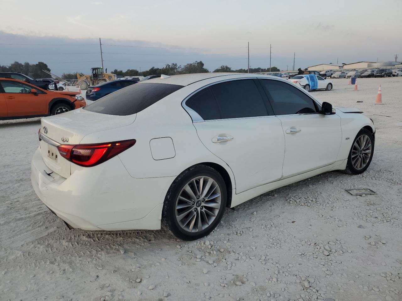 2018 INFINITI Q50 LUXE photo 5